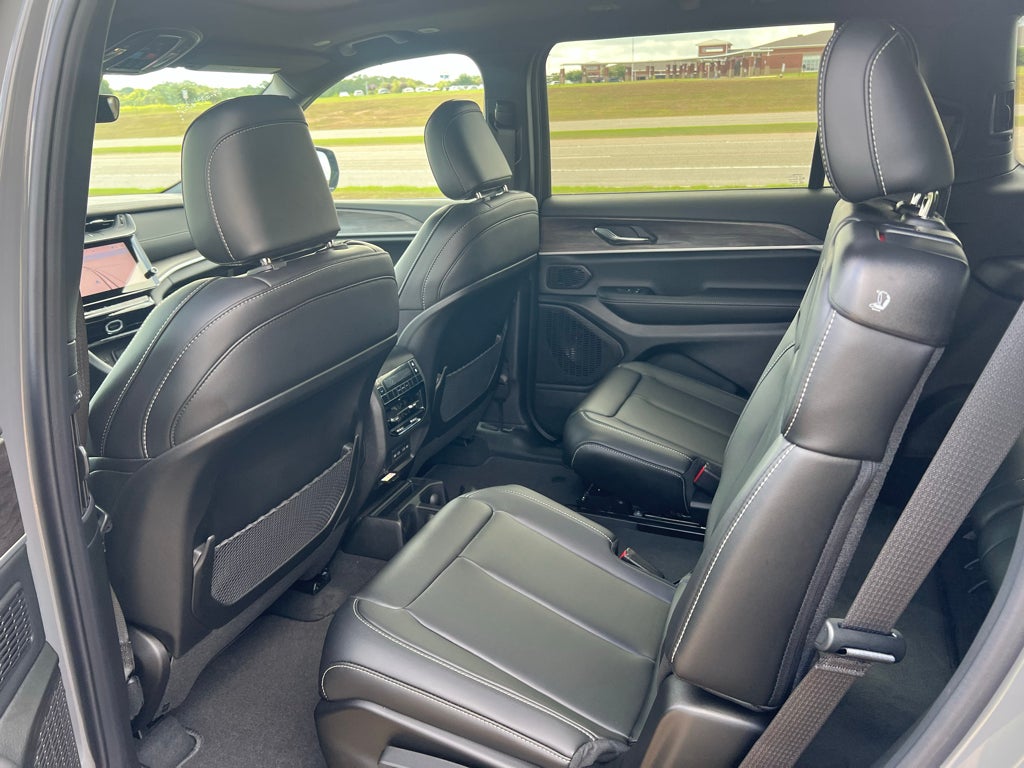 2027 Jeep Grand Cherokee L GRAND CHEROKEE L LIMITED 4X2