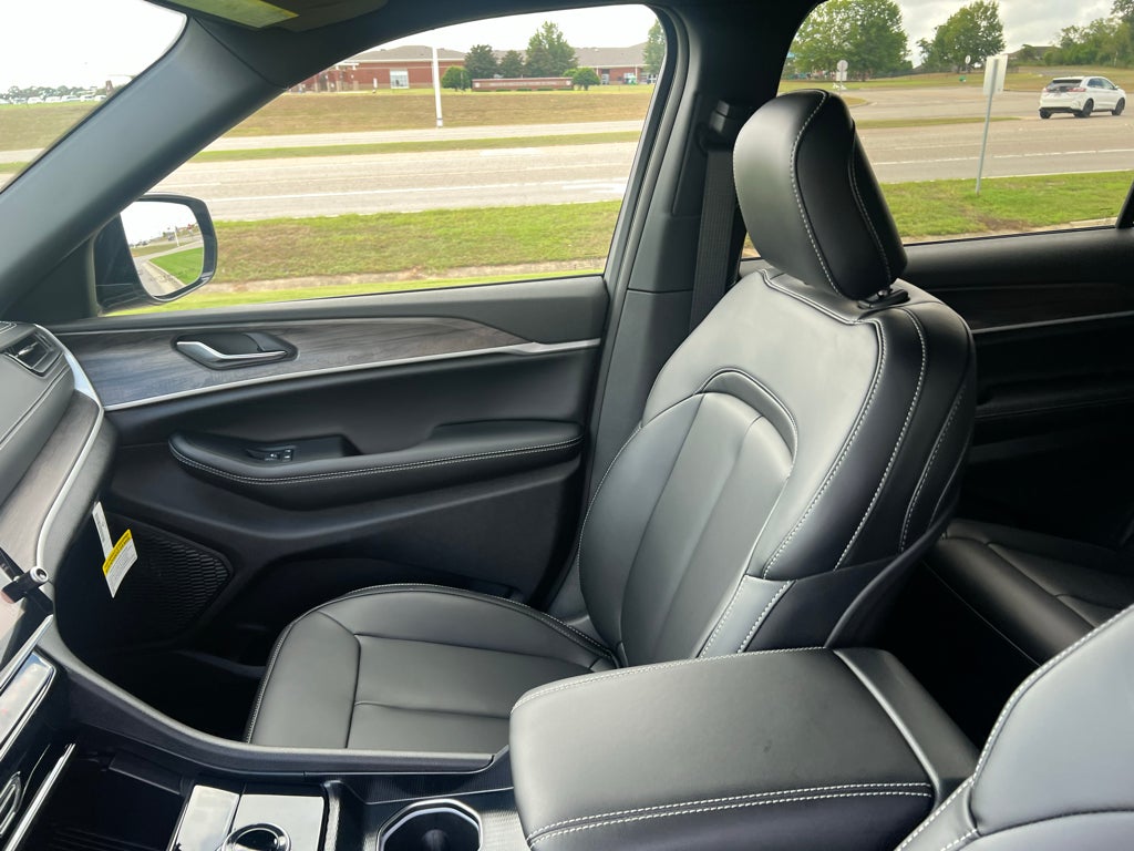 2027 Jeep Grand Cherokee L GRAND CHEROKEE L LIMITED 4X2