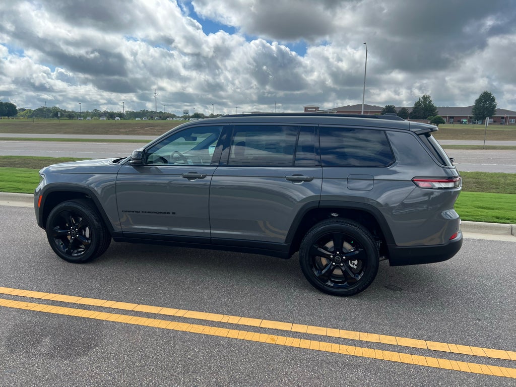 2027 Jeep Grand Cherokee L GRAND CHEROKEE L LIMITED 4X2