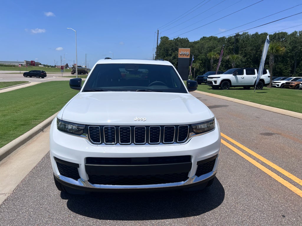 2026 Jeep Grand Cherokee L GRAND CHEROKEE L LAREDO X 4X4