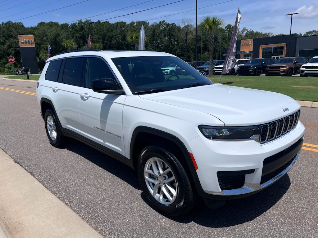 2026 Jeep Grand Cherokee L GRAND CHEROKEE L LAREDO X 4X4