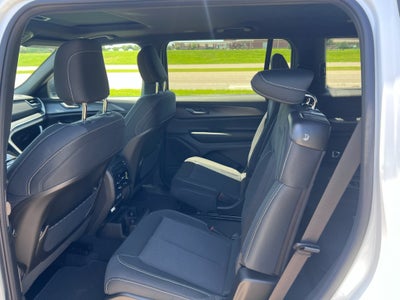 2026 Jeep Grand Cherokee L GRAND CHEROKEE L LAREDO X 4X4