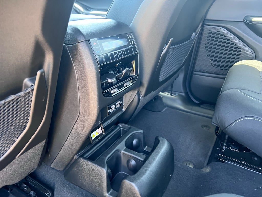 2026 Jeep Grand Cherokee L GRAND CHEROKEE L LAREDO X 4X4