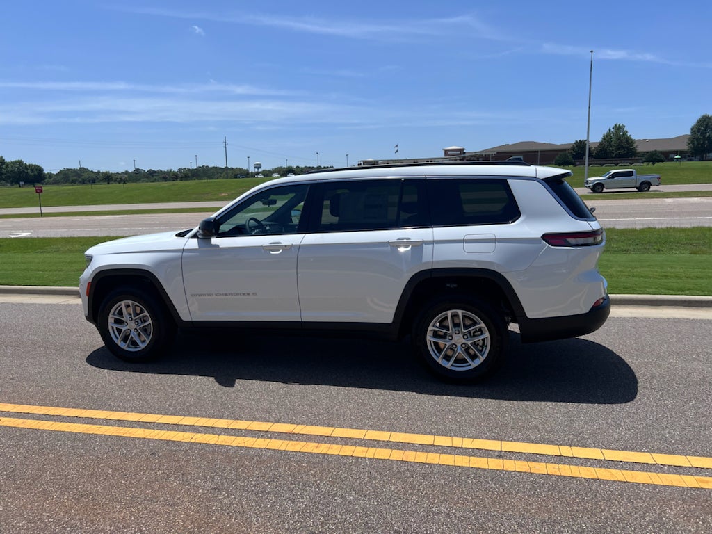 2026 Jeep Grand Cherokee L GRAND CHEROKEE L LAREDO X 4X4
