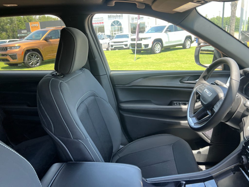 2026 Jeep Grand Cherokee L GRAND CHEROKEE L LAREDO X 4X4