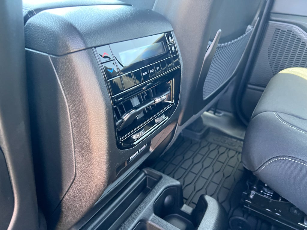 2026 Jeep Grand Cherokee L GRAND CHEROKEE L LAREDO X 4X4