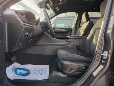 2025 Jeep Grand Cherokee L GRAND CHEROKEE L LAREDO X 4X4