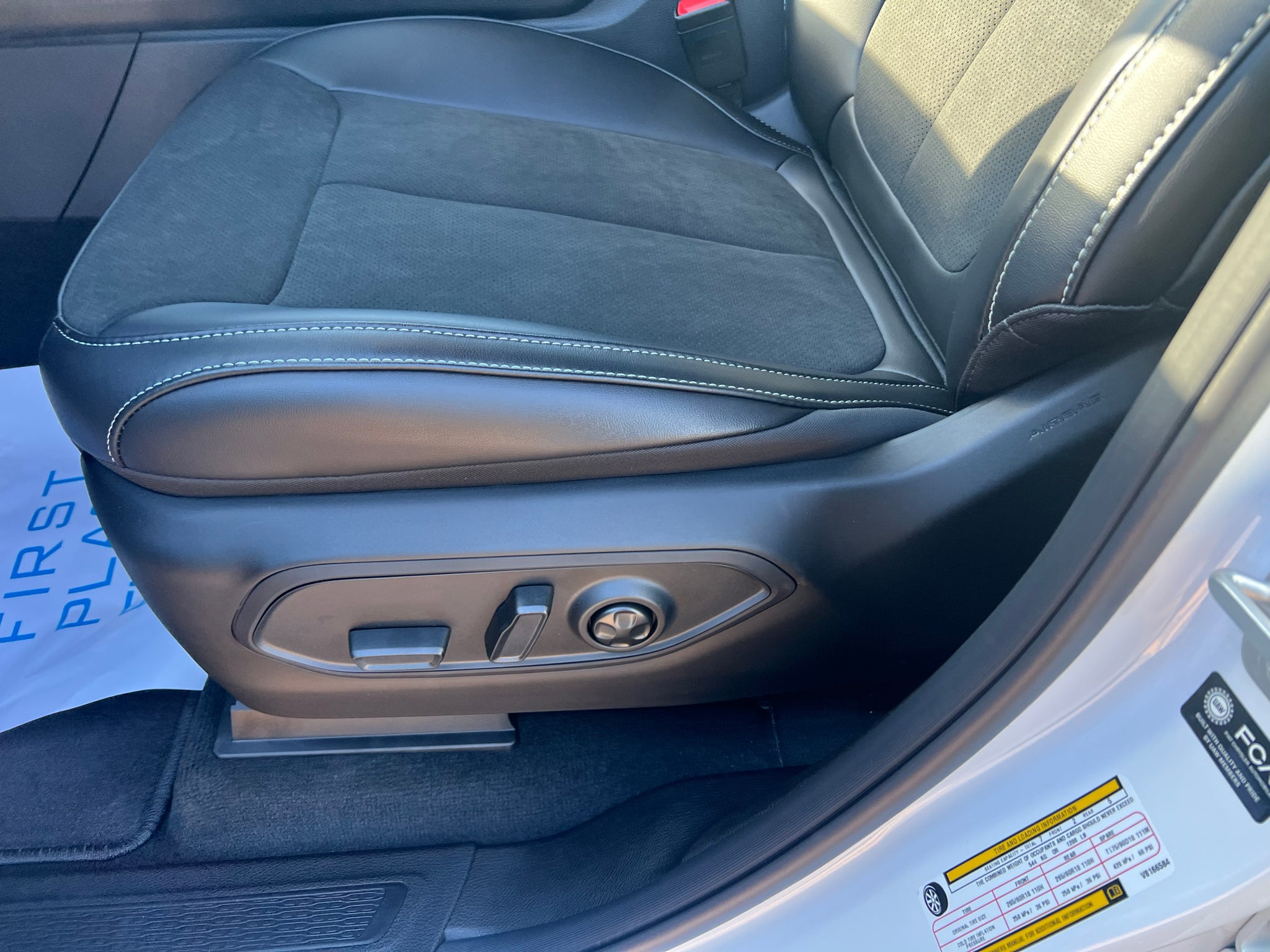 2027 Jeep Grand Cherokee L GRAND CHEROKEE L LAREDO ALTITUDE 4X4