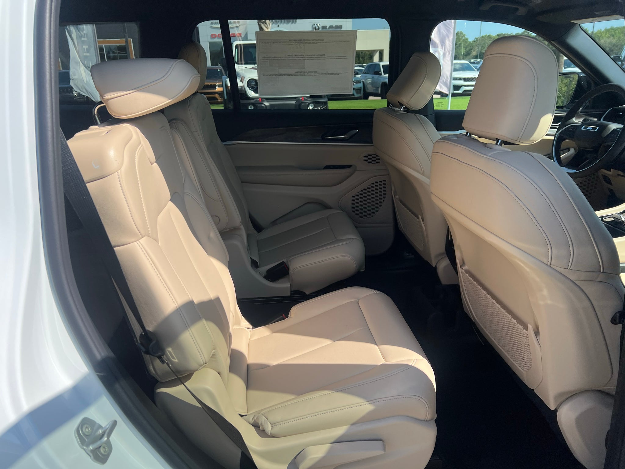 2027 Jeep Grand Cherokee L GRAND CHEROKEE L LIMITED 4X4