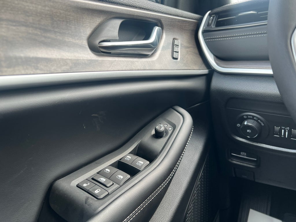2027 Jeep Grand Cherokee L Limited