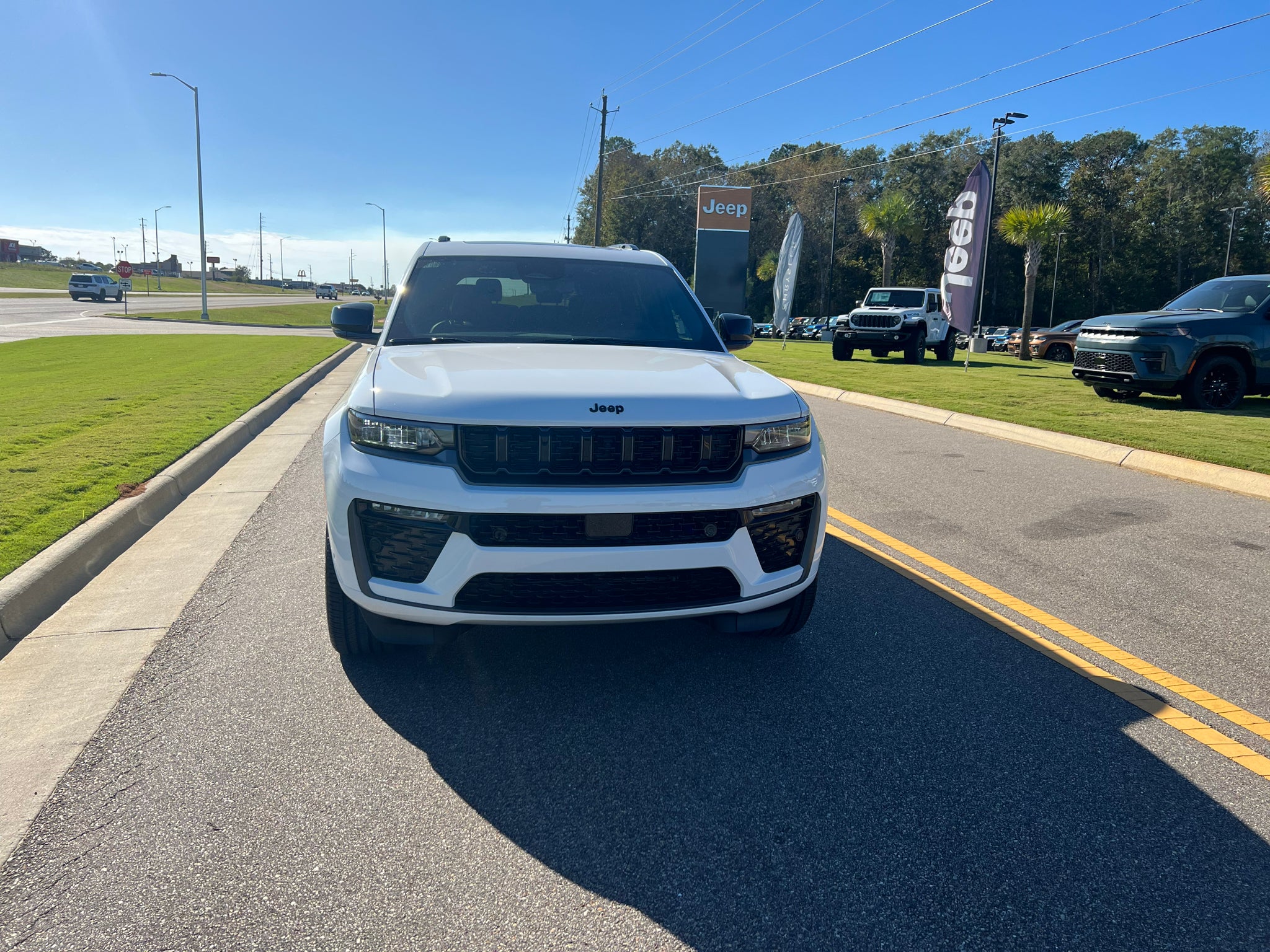 2027 Jeep Grand Cherokee L GRAND CHEROKEE L LIMITED RESERVE 4X4