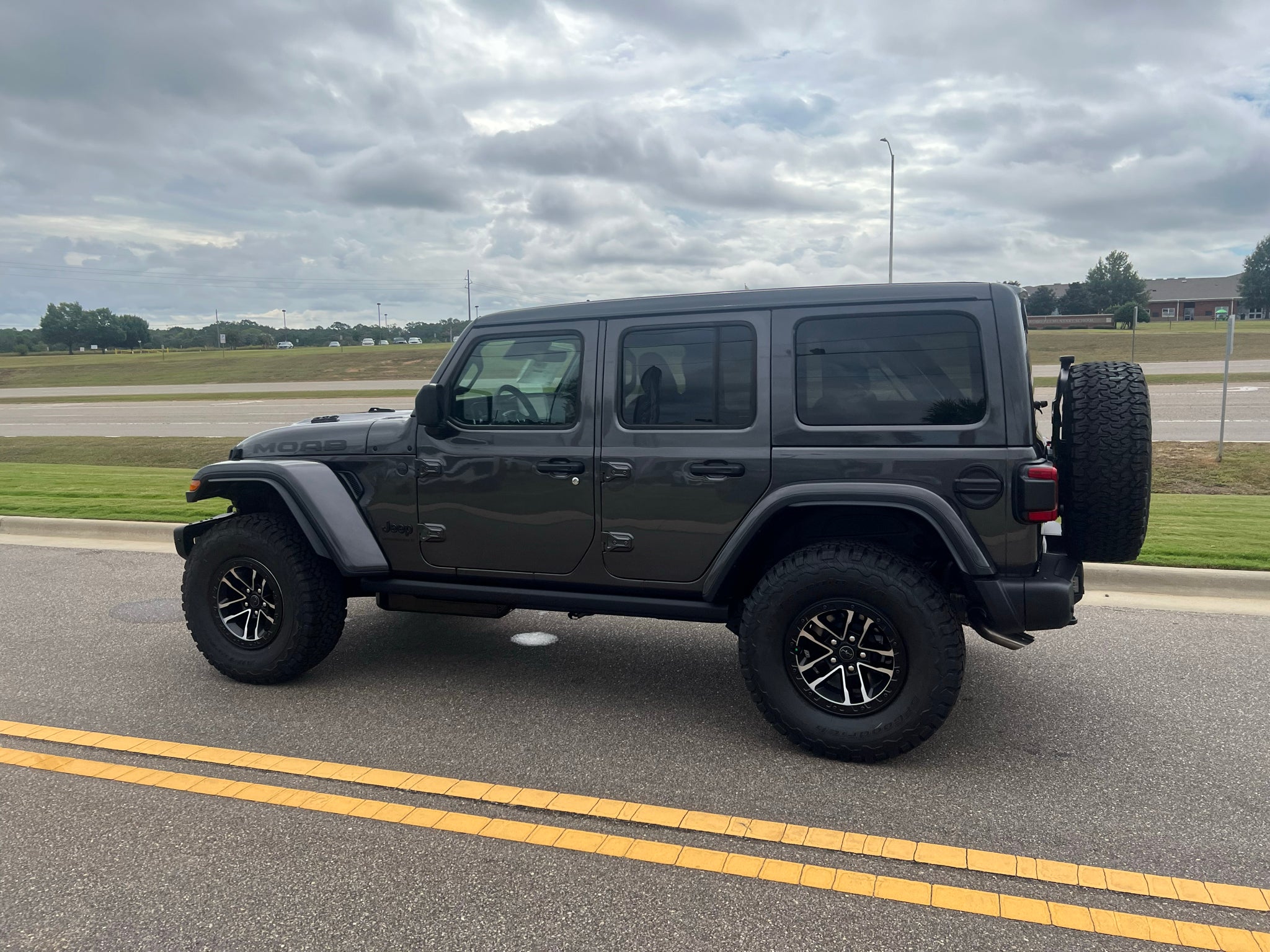 2027 Jeep Wrangler WRANGLER 4-DOOR MOAB