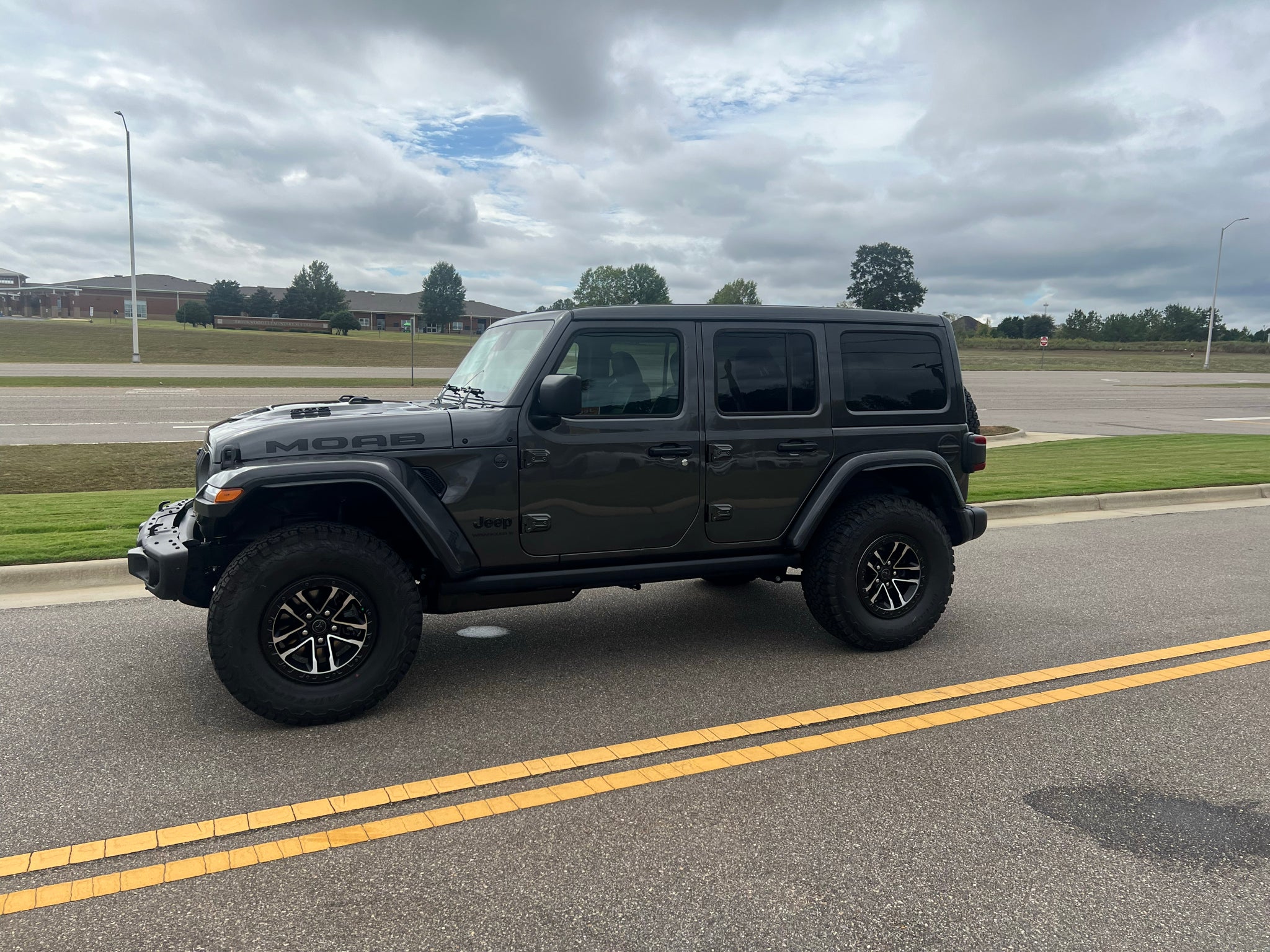 2027 Jeep Wrangler WRANGLER 4-DOOR MOAB