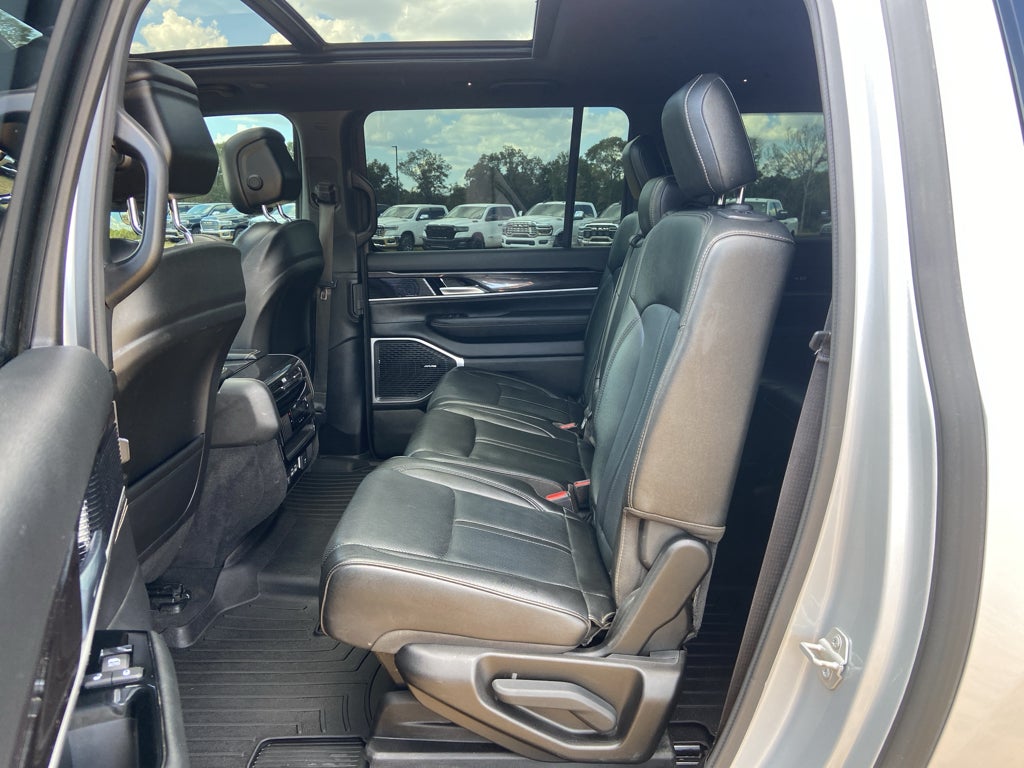 2024 Jeep Wagoneer L Base