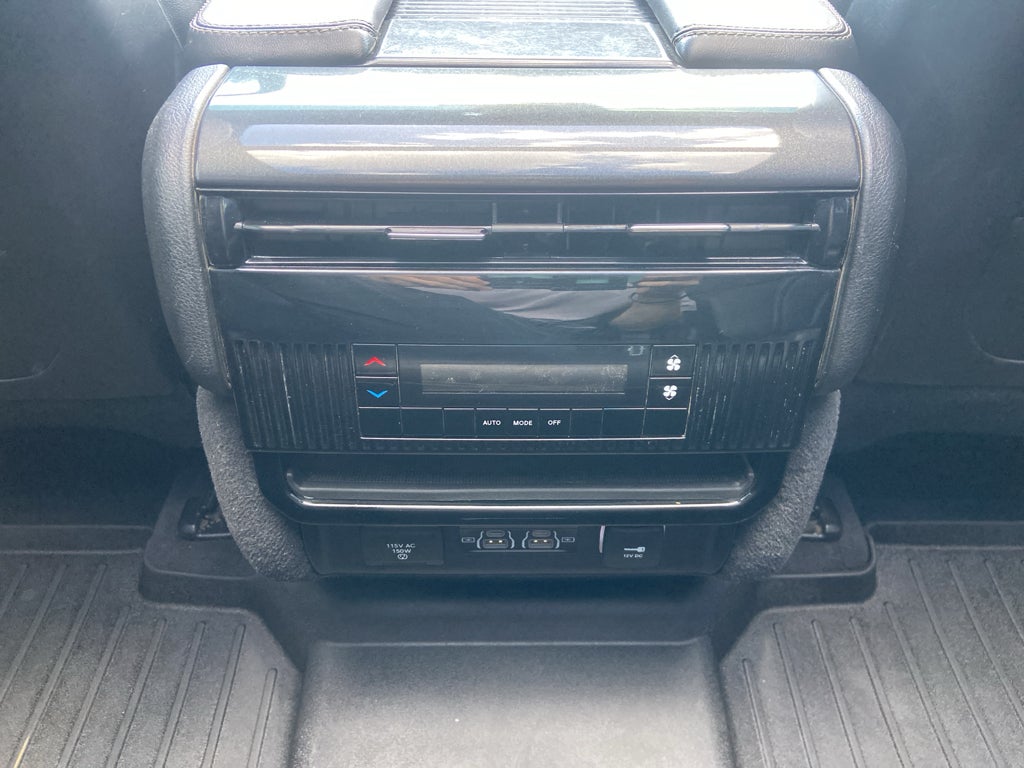 2024 Jeep Wagoneer L Base