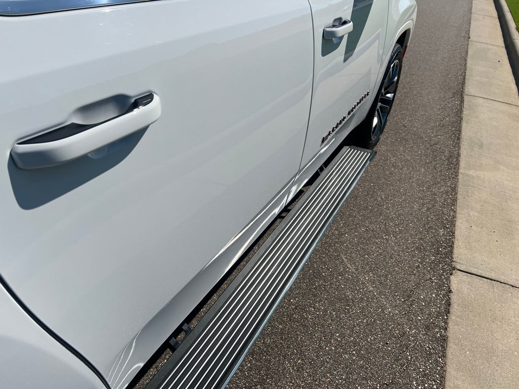 2023 Jeep Grand Wagoneer L Series III 4x4