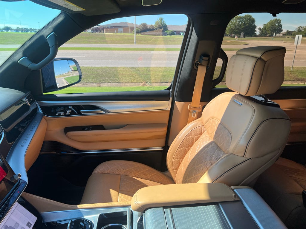 2023 Jeep Grand Wagoneer L Series III 4x4
