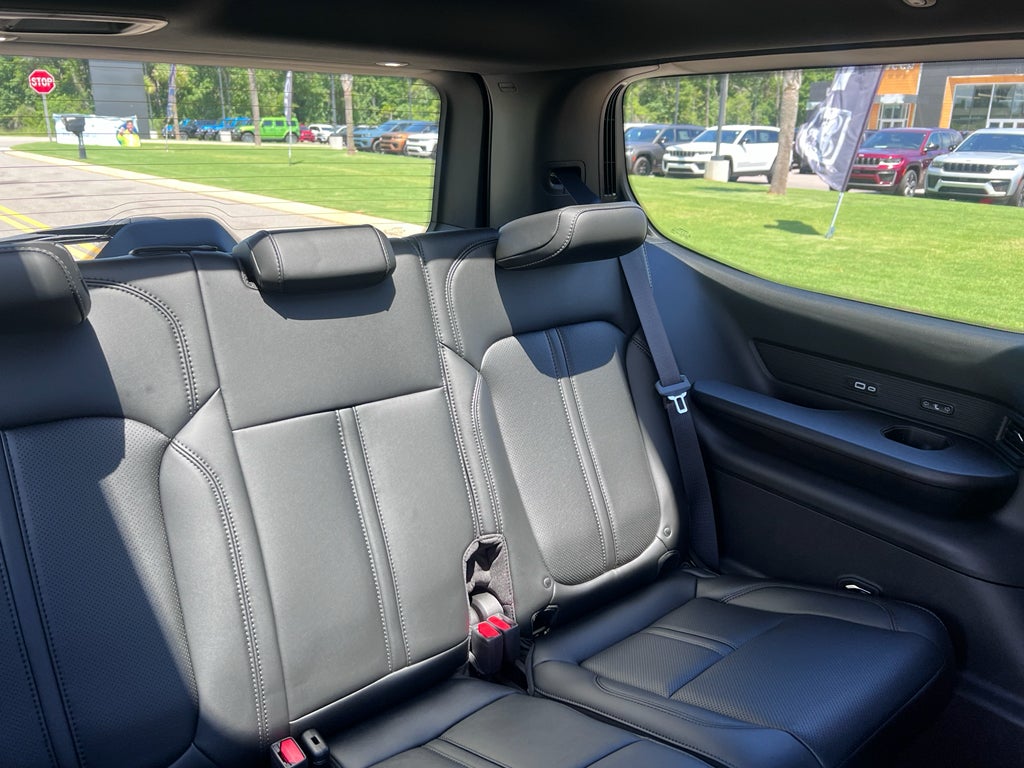 2026 Jeep Grand Wagoneer GRAND WAGONEER UPLAND 4X4