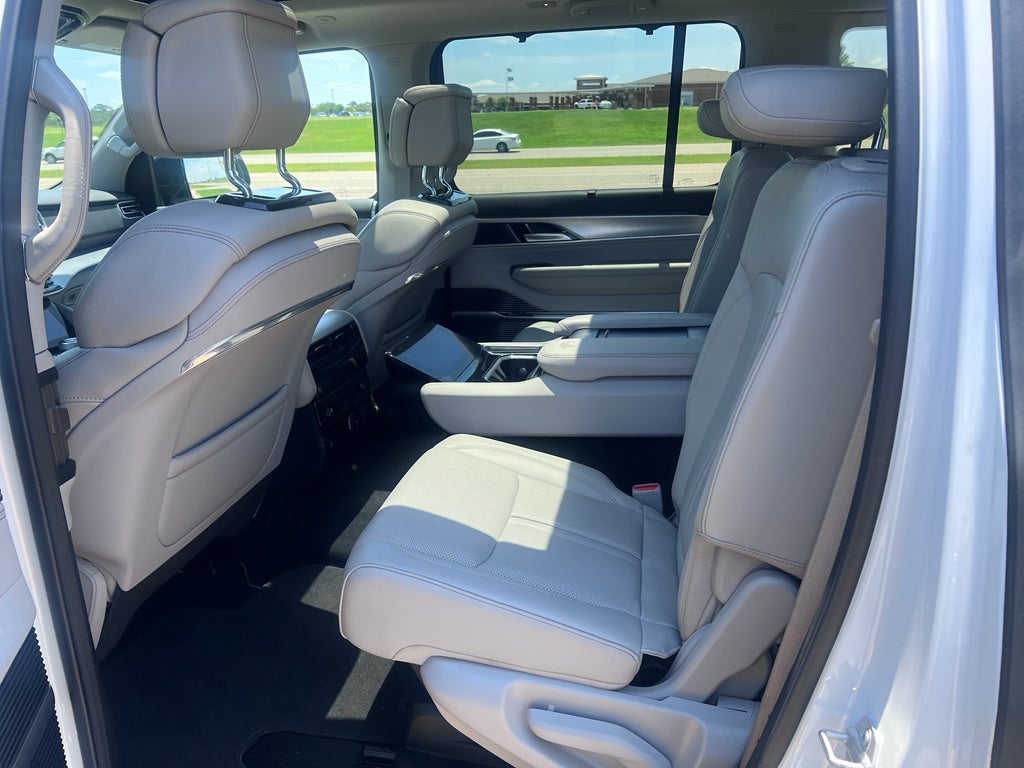 2023 Jeep Grand Wagoneer 4x4