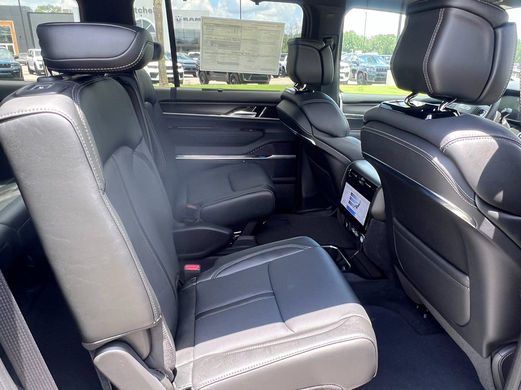 2026 Jeep Grand Wagoneer GRAND WAGONEER SUMMIT OBSIDIAN 4X4