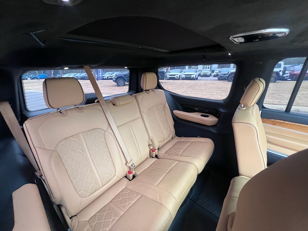 2023 Jeep Grand Wagoneer Series III