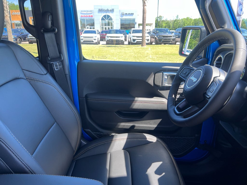 2026 Jeep Gladiator GLADIATOR SAHARA 4X4