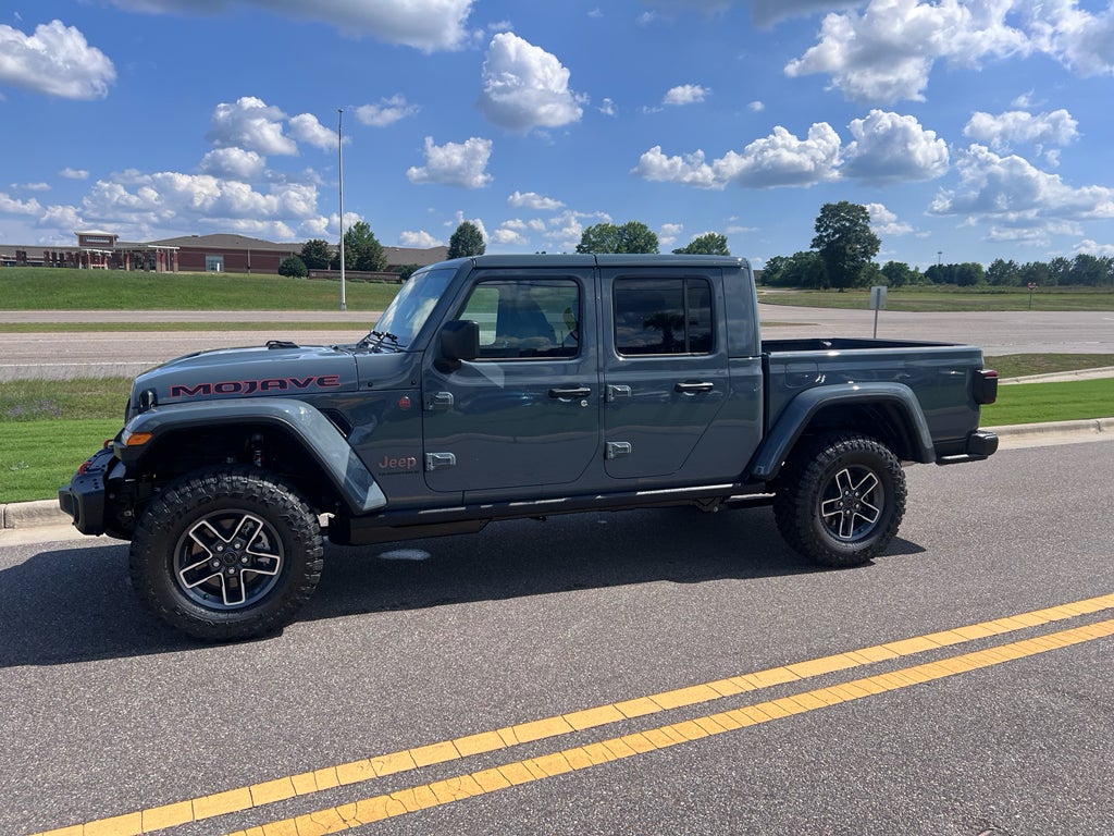 2026 Jeep Gladiator GLADIATOR MOJAVE X 4X4