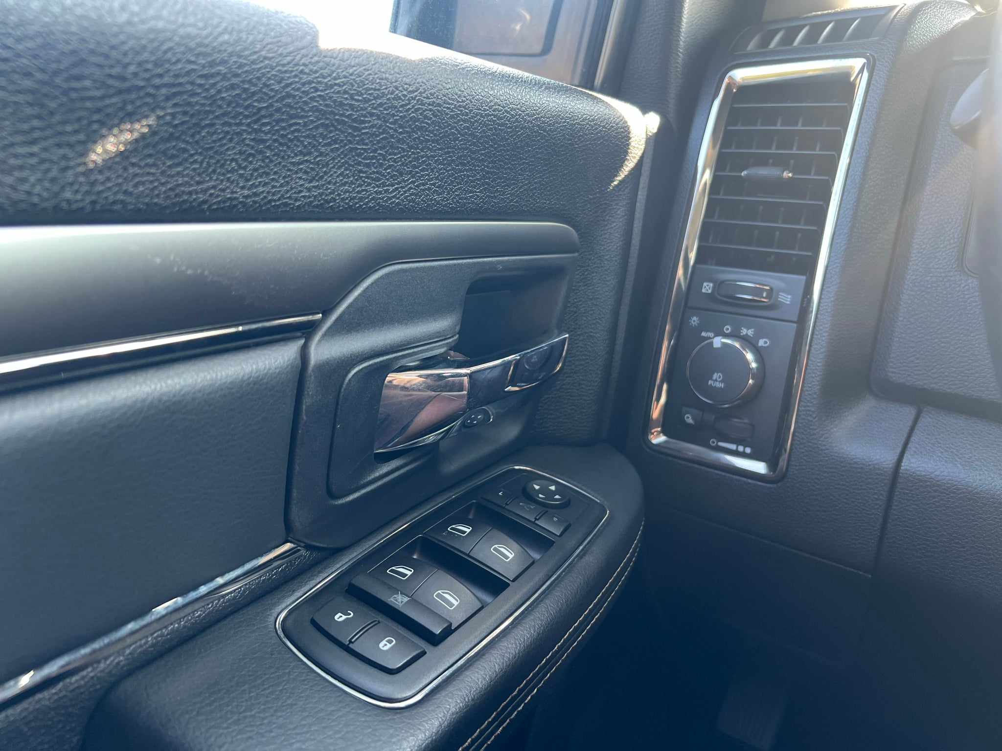 2015 RAM 1500 Sport