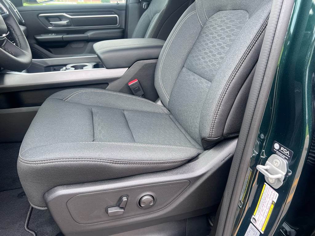 2026 RAM 1500 RAM 1500 BIG HORN CREW CAB 4X2 5'7' BOX