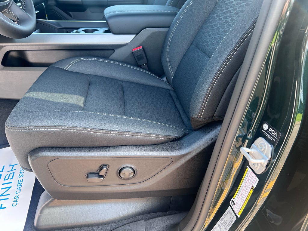 2026 RAM 1500 RAM 1500 BIG HORN CREW CAB 4X2 5'7' BOX