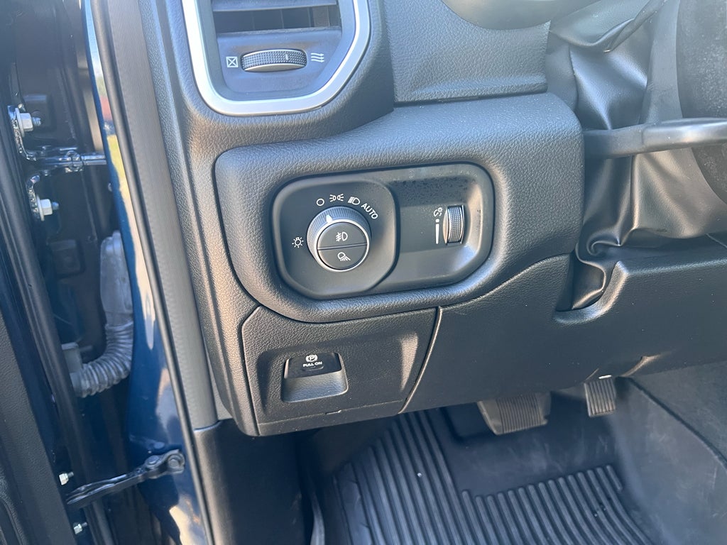 2023 RAM 1500 Big Horn Crew Cab 4x2 5'7' Box