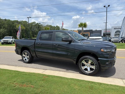 2026 RAM 1500 RAM 1500 EXPRESS CREW CAB 4X2 5'7' BOX