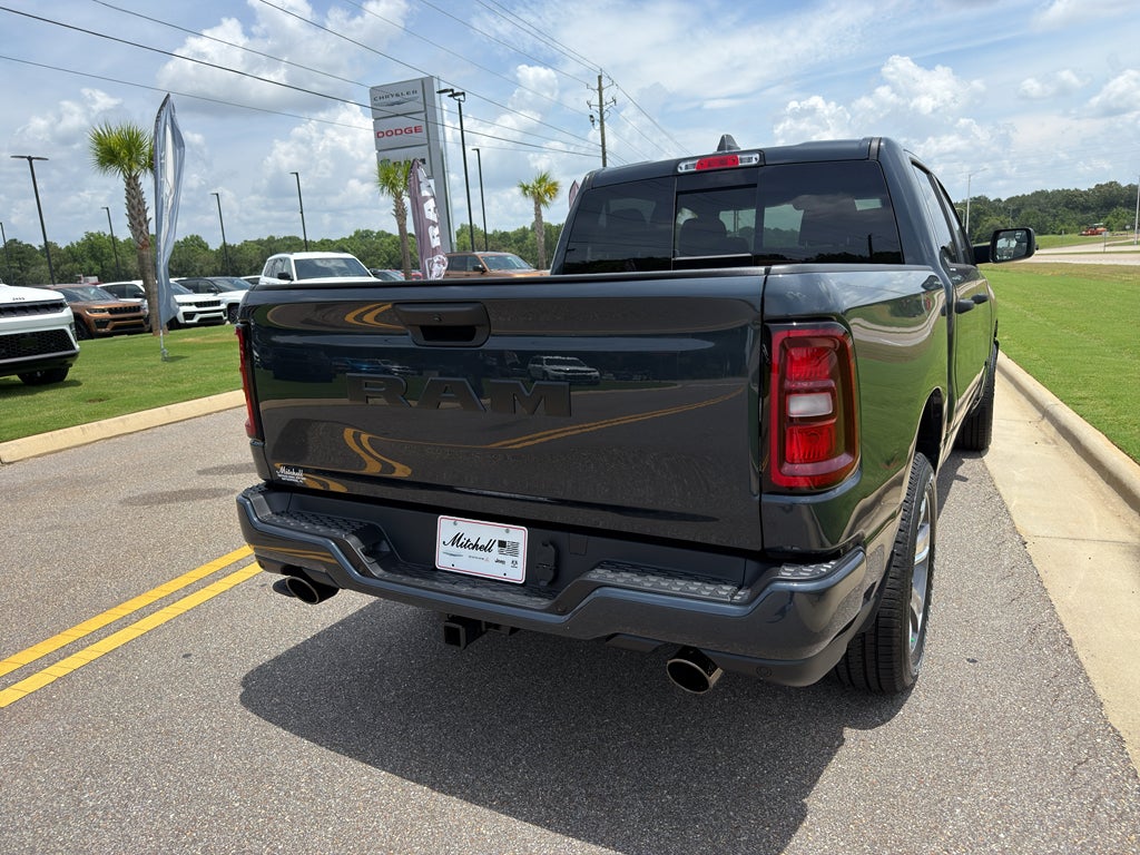 2026 RAM 1500 RAM 1500 EXPRESS CREW CAB 4X2 5'7' BOX
