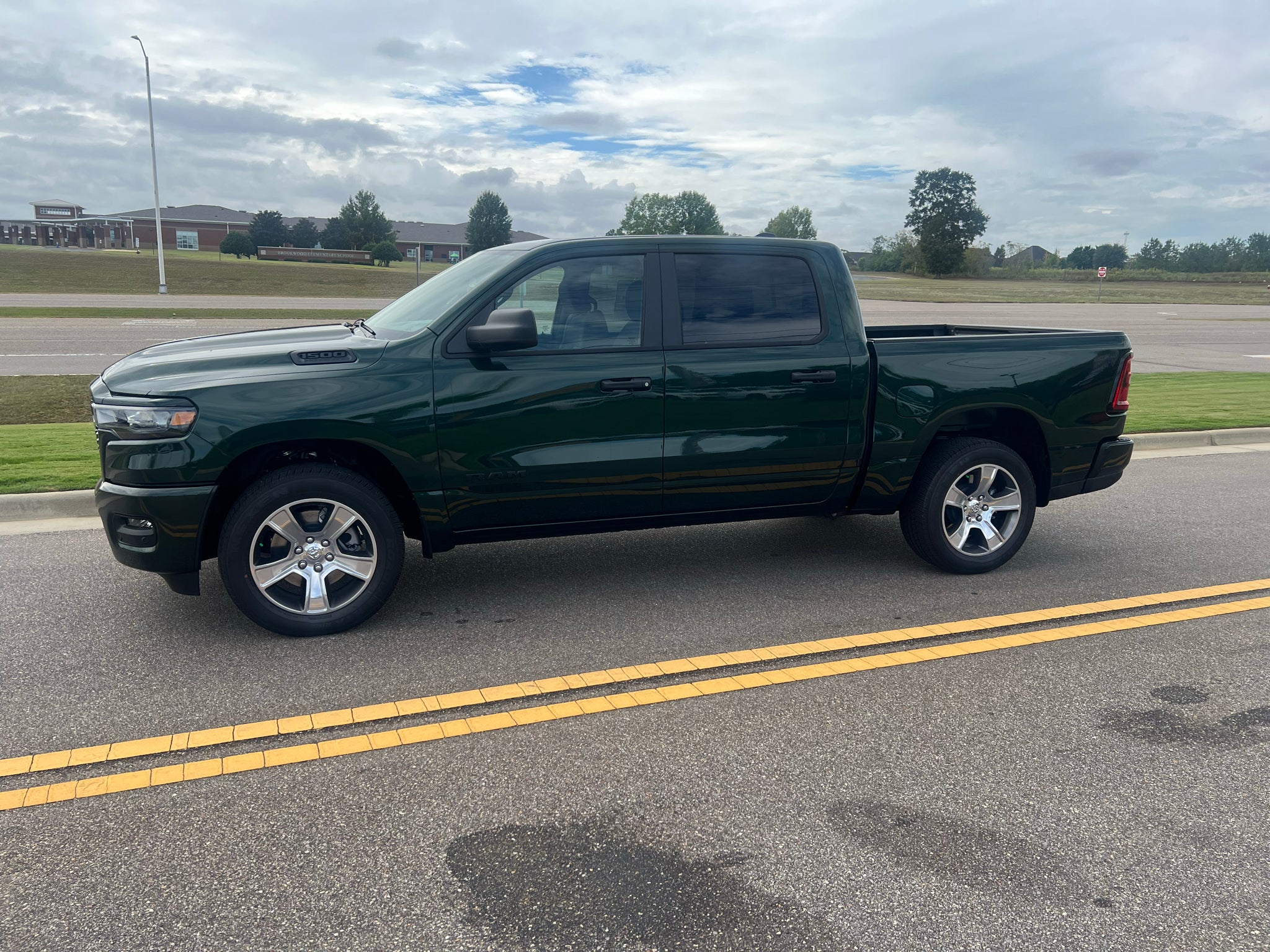 2027 RAM 1500 RAM 1500 EXPRESS CREW CAB 4X2 5'7' BOX