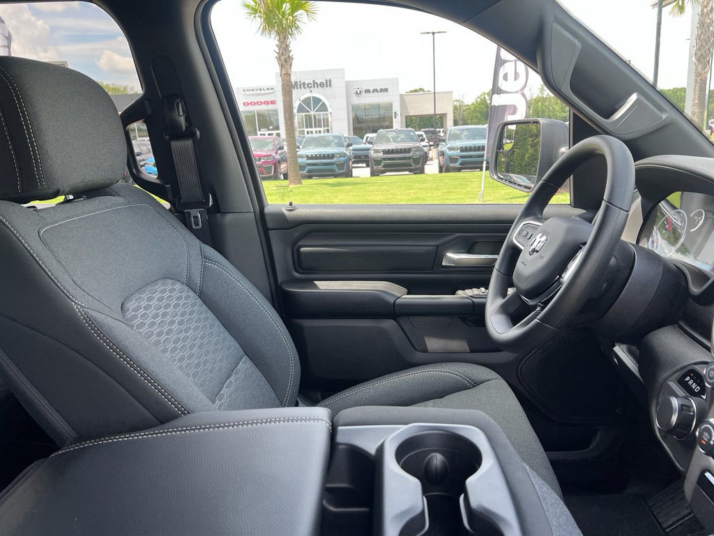 2026 RAM 1500 RAM 1500 EXPRESS CREW CAB 4X2 5'7' BOX