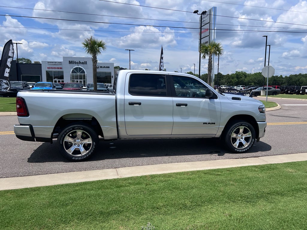 2026 RAM 1500 RAM 1500 EXPRESS CREW CAB 4X2 5'7' BOX