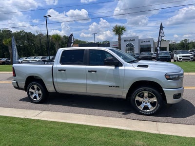 2026 RAM 1500 RAM 1500 EXPRESS CREW CAB 4X2 5'7' BOX