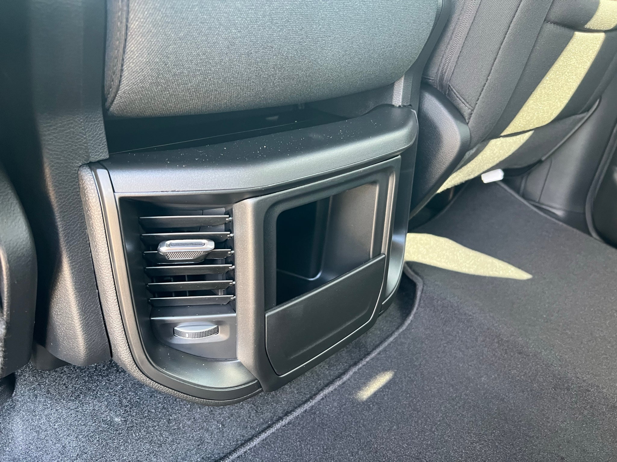 2027 RAM 1500 RAM 1500 EXPRESS CREW CAB 4X2 5'7' BOX