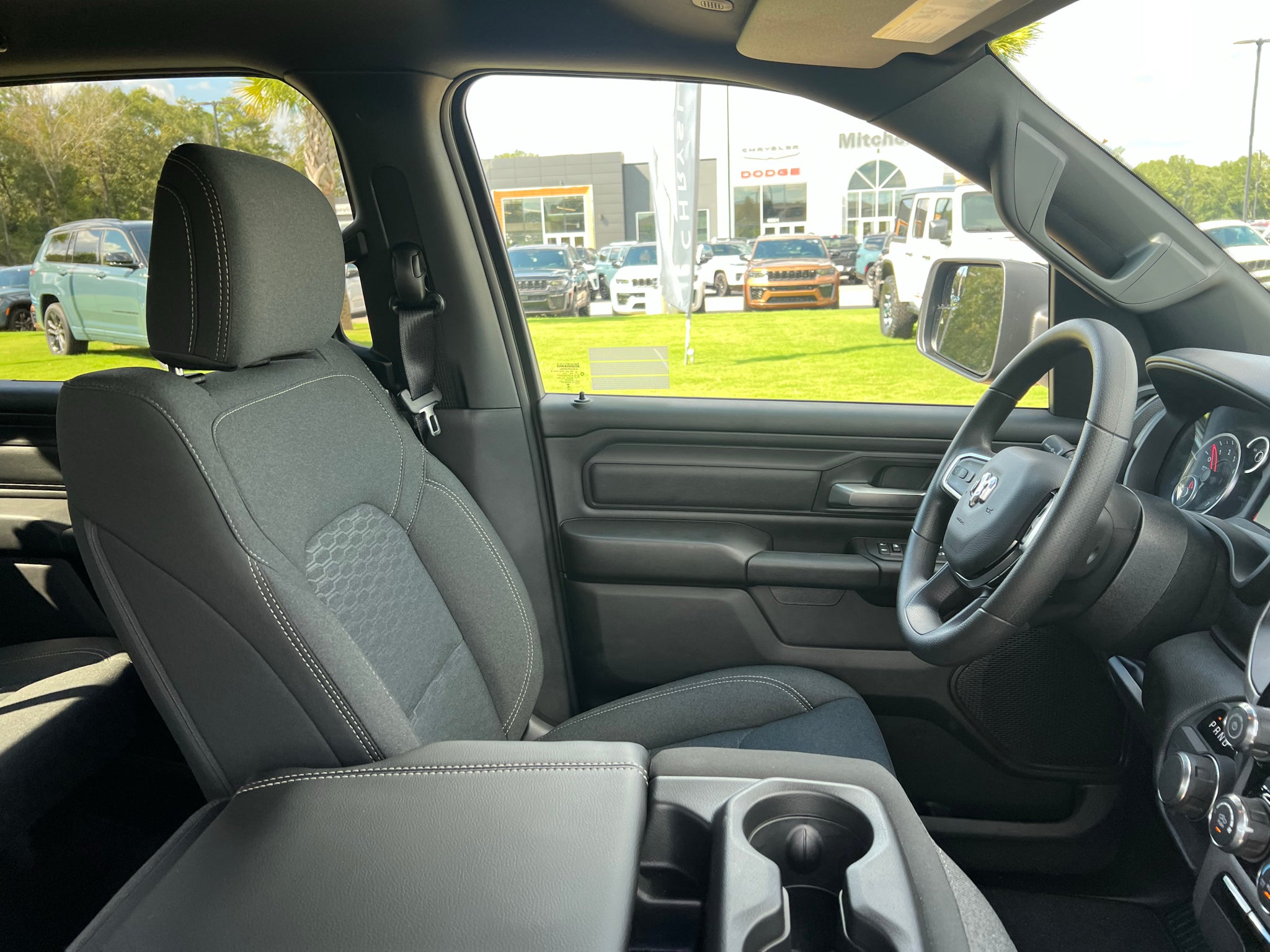 2027 RAM 1500 RAM 1500 EXPRESS CREW CAB 4X2 5'7' BOX