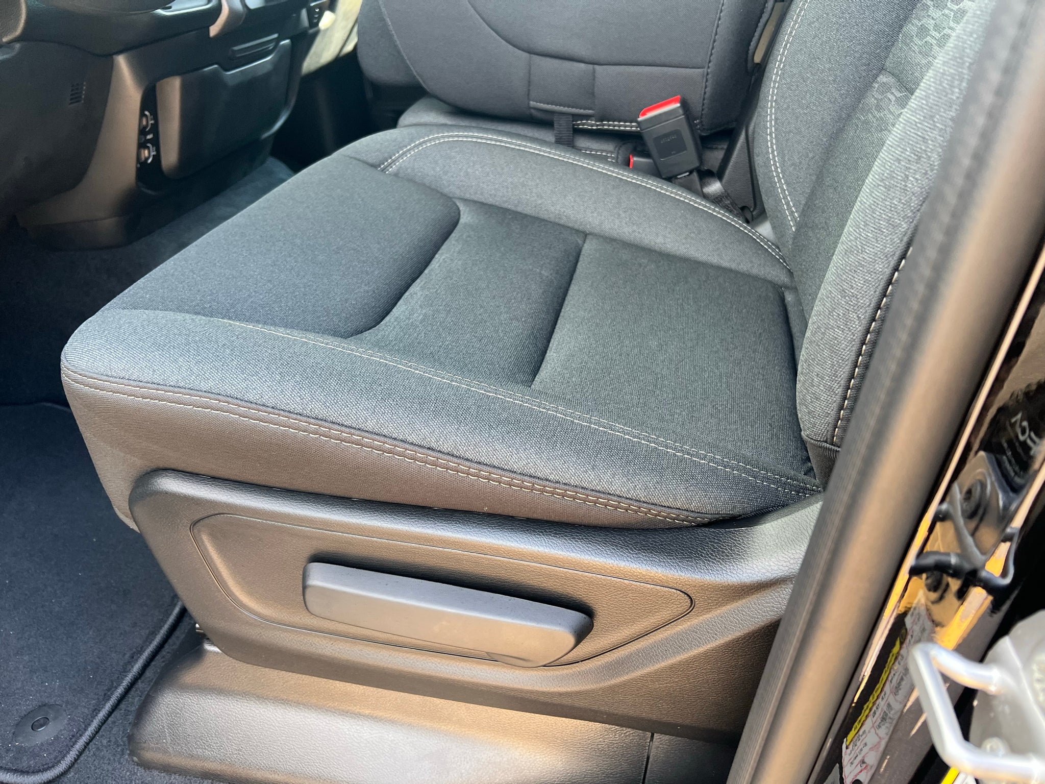 2027 RAM 1500 RAM 1500 EXPRESS CREW CAB 4X2 5'7' BOX