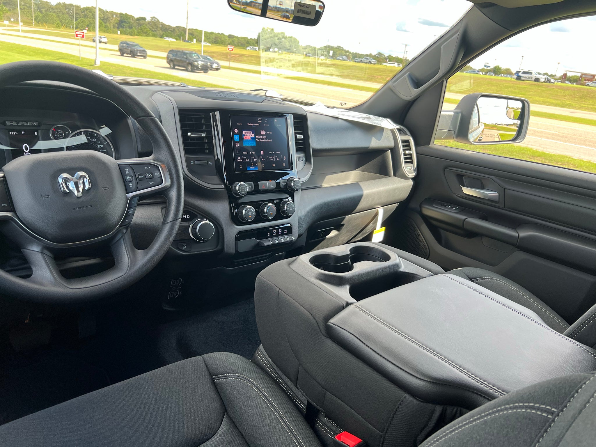 2027 RAM 1500 RAM 1500 EXPRESS CREW CAB 4X2 5'7' BOX