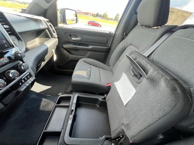 2027 RAM 1500 RAM 1500 EXPRESS CREW CAB 4X2 5'7' BOX