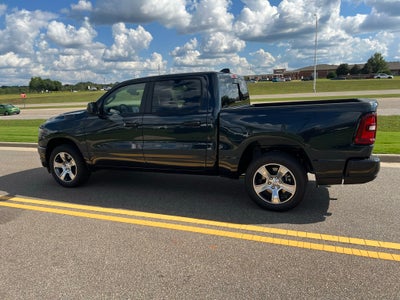 2027 RAM 1500 RAM 1500 EXPRESS CREW CAB 4X2 5'7' BOX