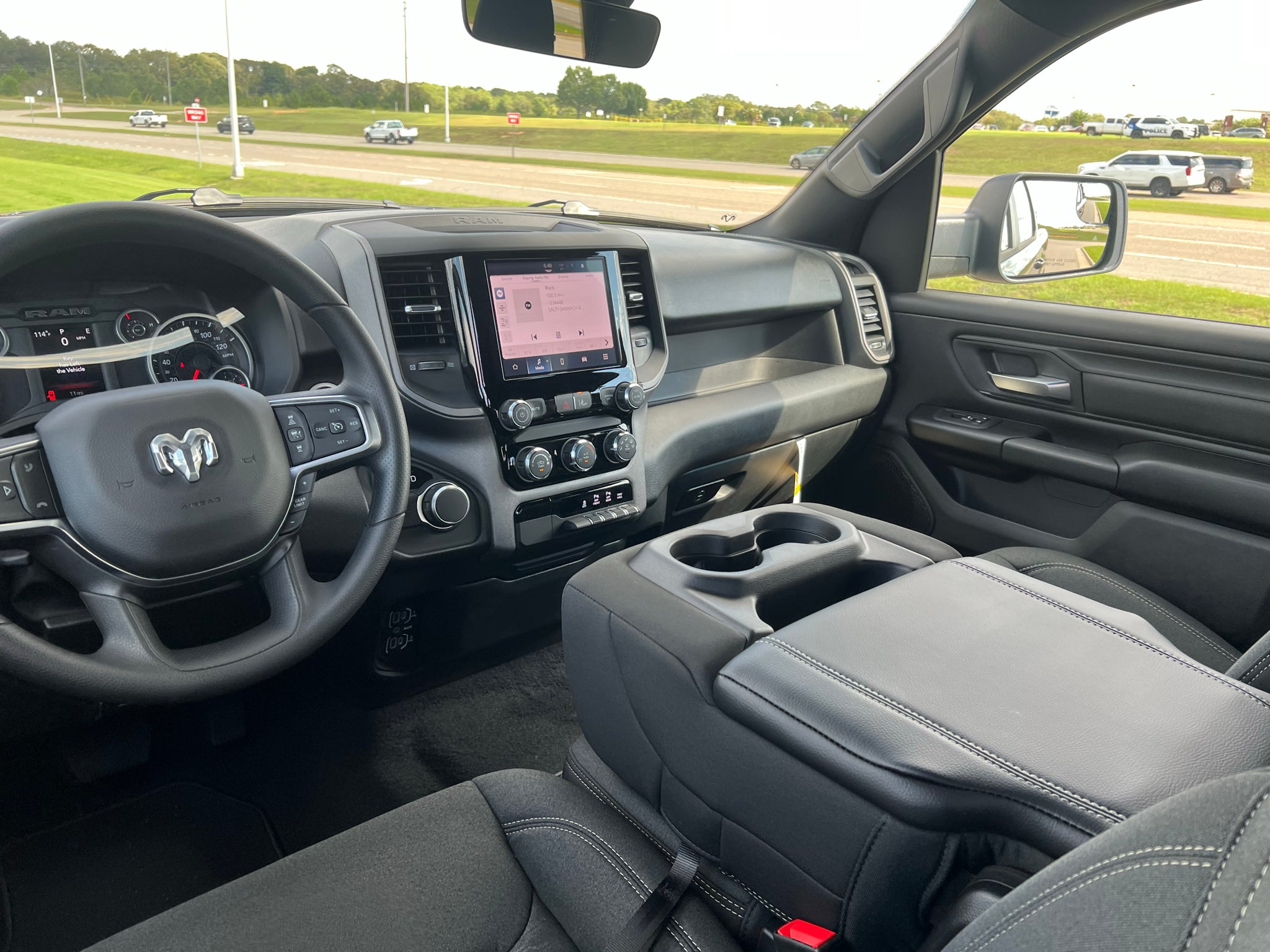 2027 RAM 1500 RAM 1500 EXPRESS CREW CAB 4X2 5'7' BOX