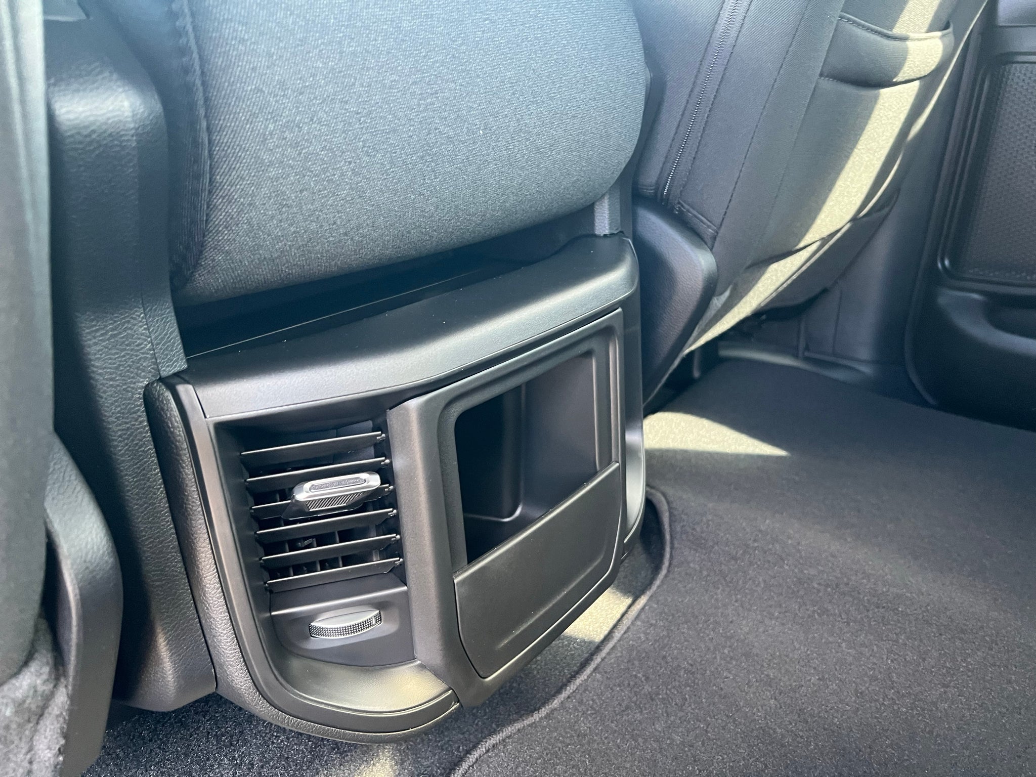 2027 RAM 1500 RAM 1500 EXPRESS CREW CAB 4X2 5'7' BOX