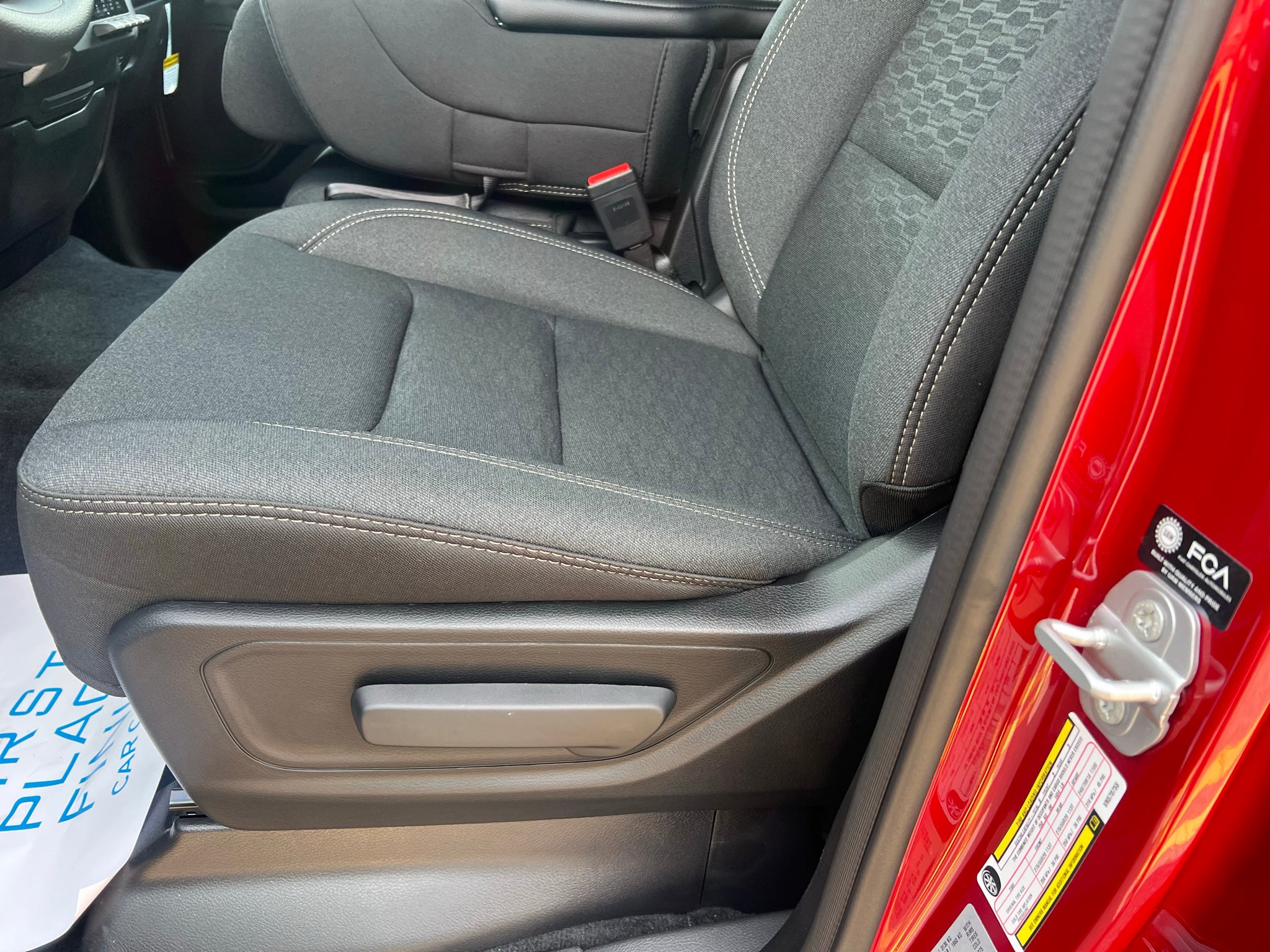 2027 RAM 1500 RAM 1500 EXPRESS CREW CAB 4X2 5'7' BOX