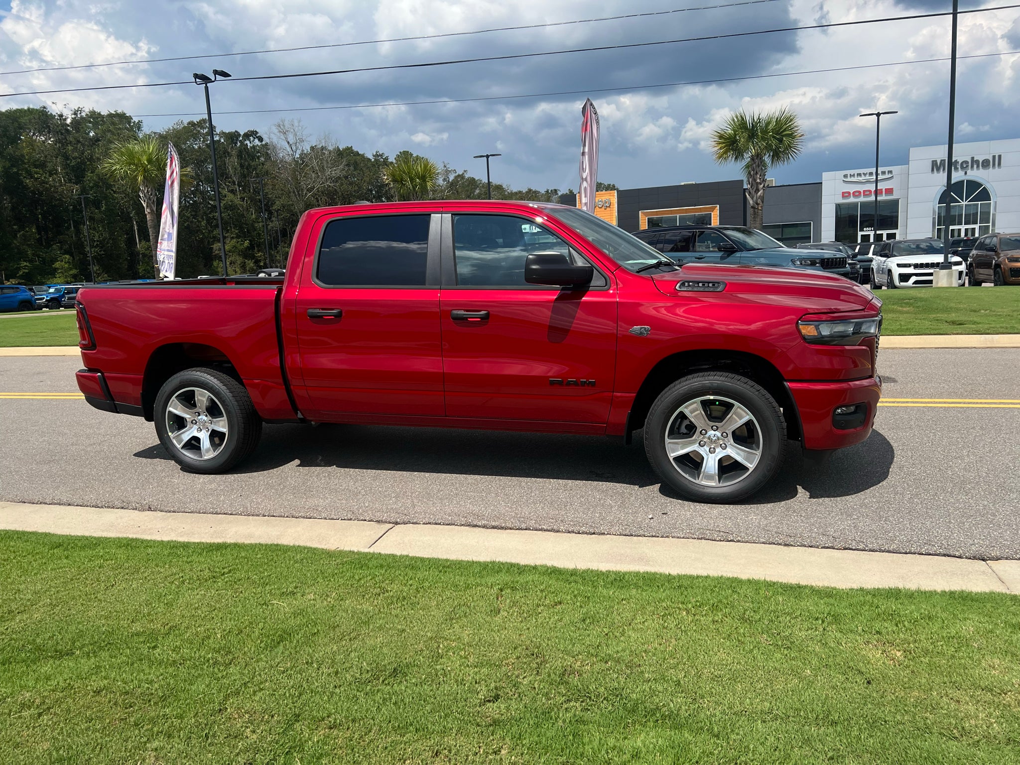 2027 RAM 1500 RAM 1500 EXPRESS CREW CAB 4X2 5'7' BOX