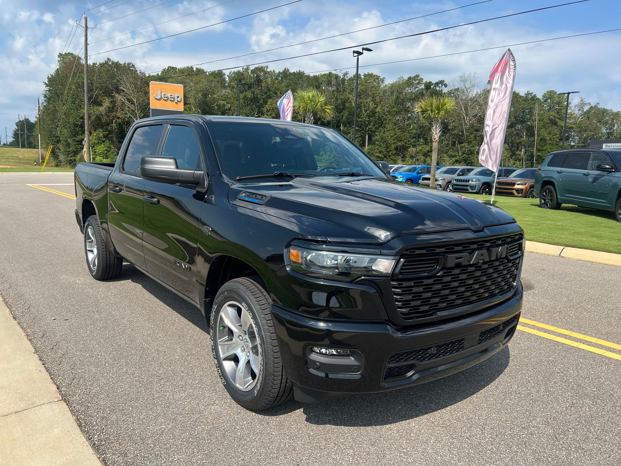 2027 RAM 1500 RAM 1500 EXPRESS CREW CAB 4X2 5'7' BOX