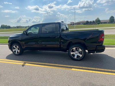 2027 RAM 1500 RAM 1500 EXPRESS CREW CAB 4X2 5'7' BOX