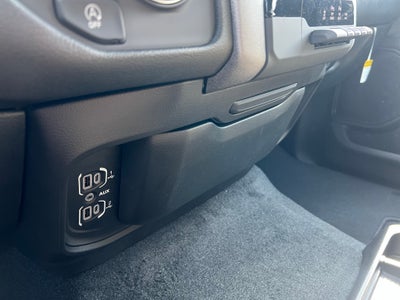 2027 RAM 1500 RAM 1500 EXPRESS CREW CAB 4X2 5'7' BOX